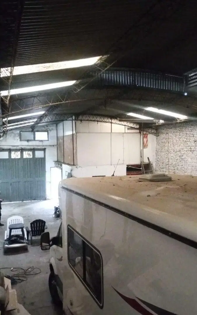 Muy buen galpón de 260 m2 en alquiler en Villa Luzuriaga 2