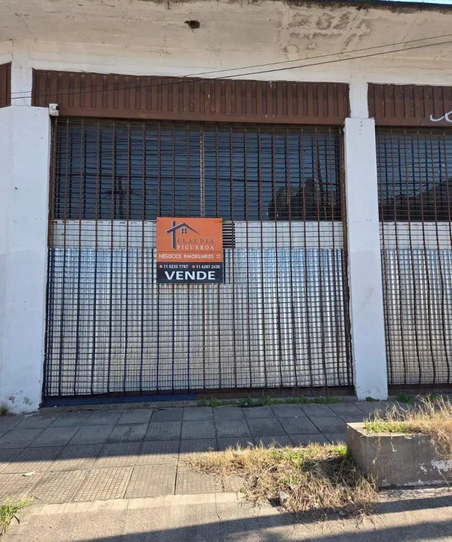 Galpón de 393 m2 en alquiler a mts del acc. oeste 1