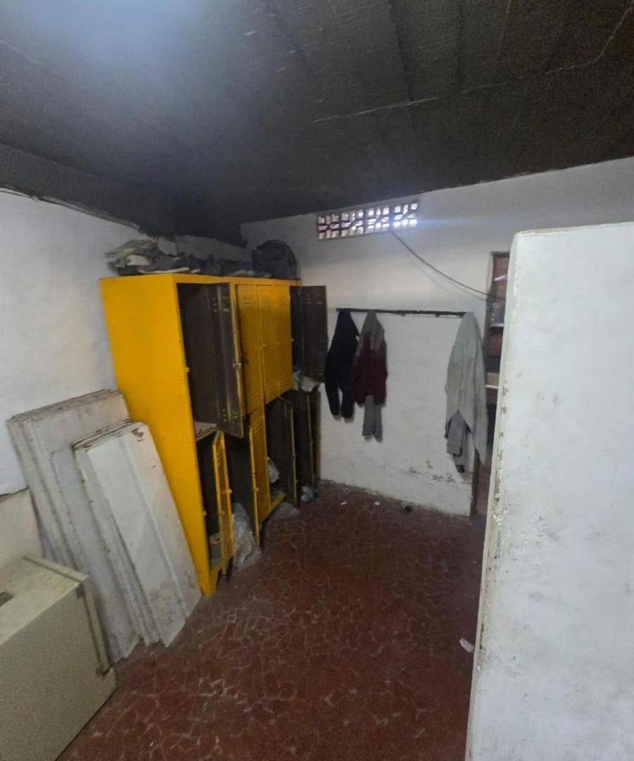 Foto de Galpón de 393 m2 en alquiler a mts del acc. oeste, imagen 2