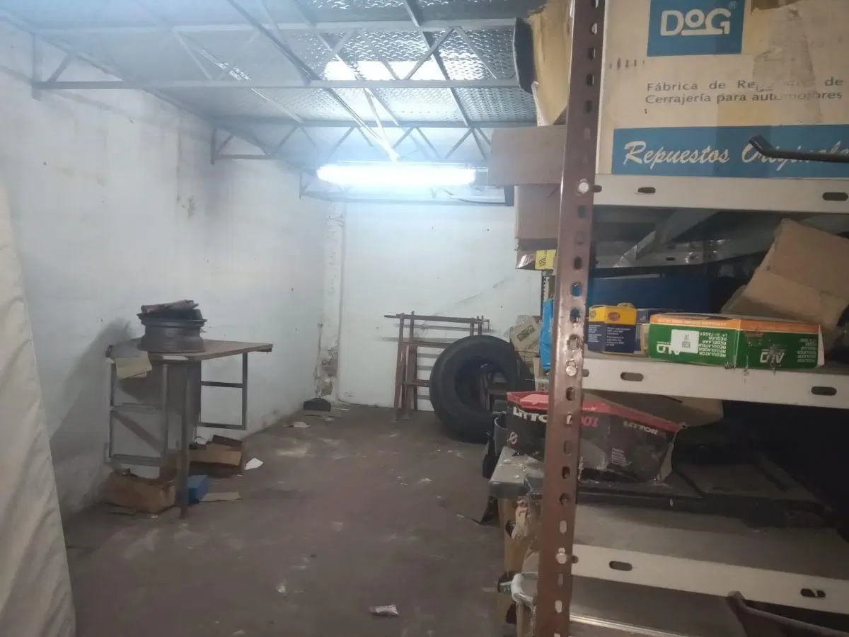 Muy Buen Galpón de 260 m² en Alquiler en Villa Luzuriaga 4