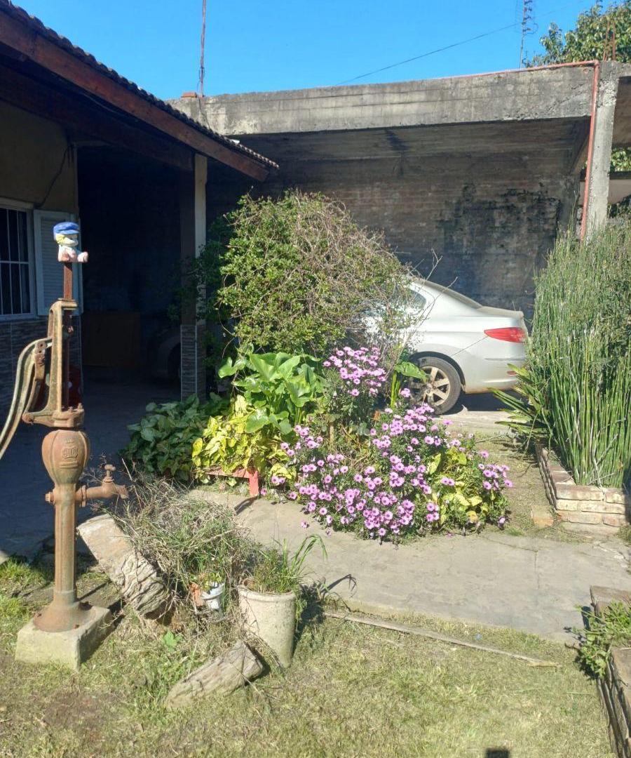 Foto de Casa y departamento en venta en Villa Udaondo, imagen 2