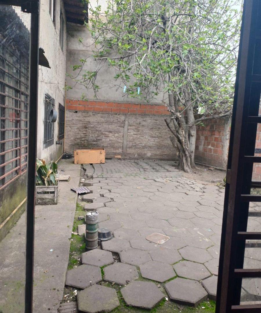 Foto de Venta 2 casas a refaccionar en Villa Udaondo, imagen 4