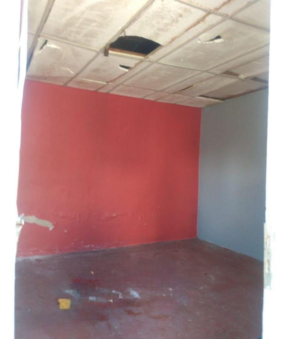 Foto de OPORTUNIDAD EN CASTELAR NORTE CASA A REFACCIONAR -300 m2 LOTE, imagen 4