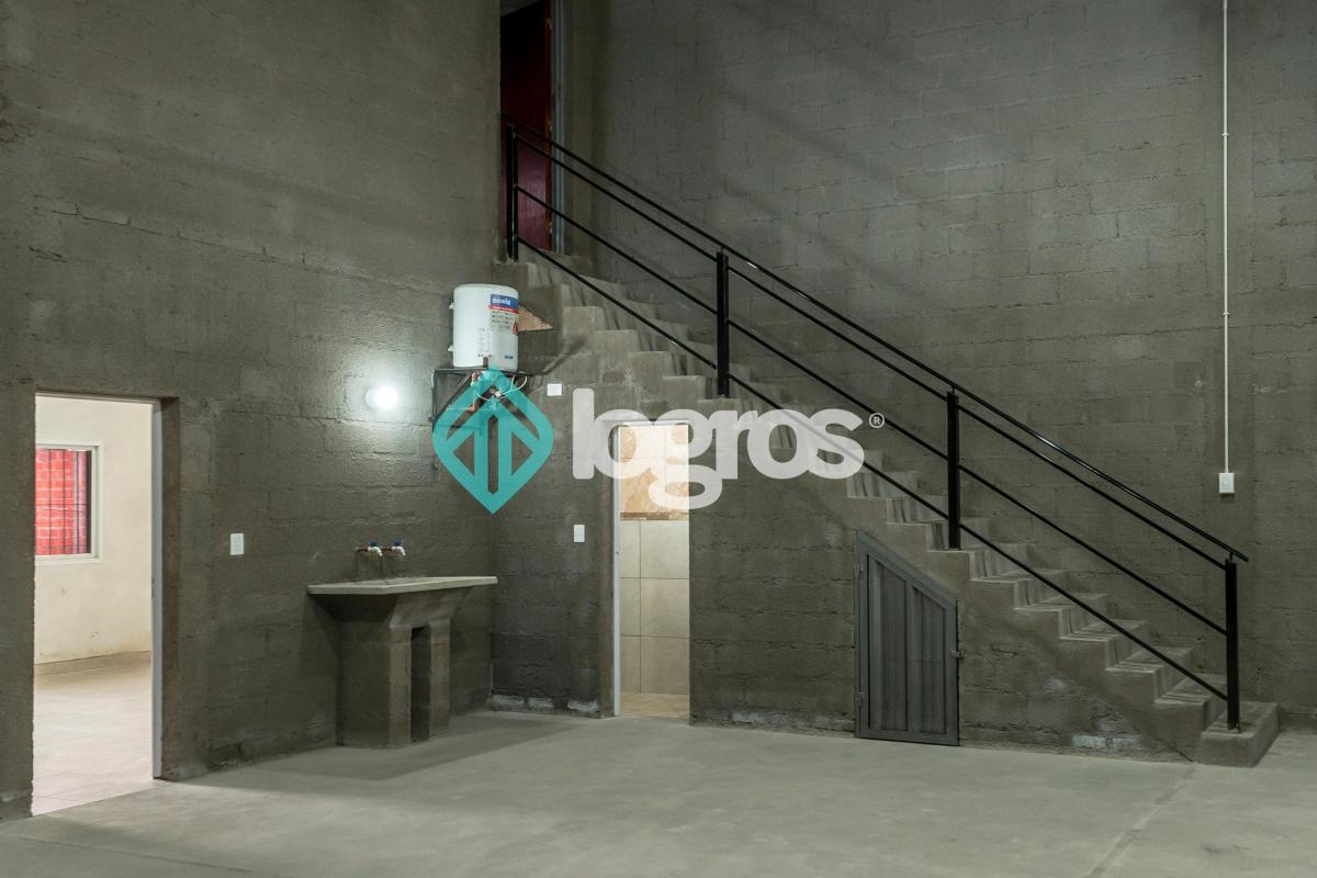 Galpón en Venta de 250 m² Ubicado en Atocha 3