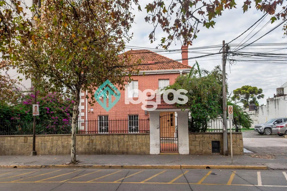 Casa en venta con valor arquitectónico y cultural en Macrocentro – Salta 1