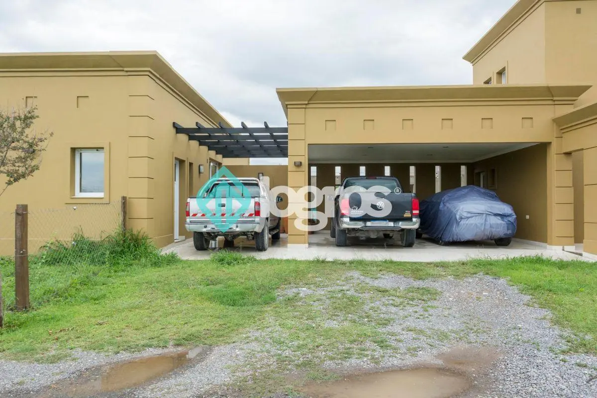 Casa en venta de 5 dormitorios en Club de Campo Ojimoro, Salta 4