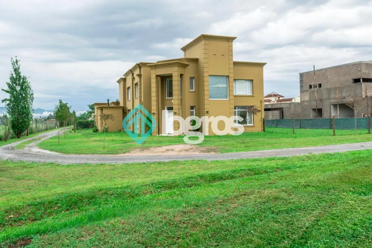 Casa en venta de 5 dormitorios en Club de Campo Ojimoro, Salta 5