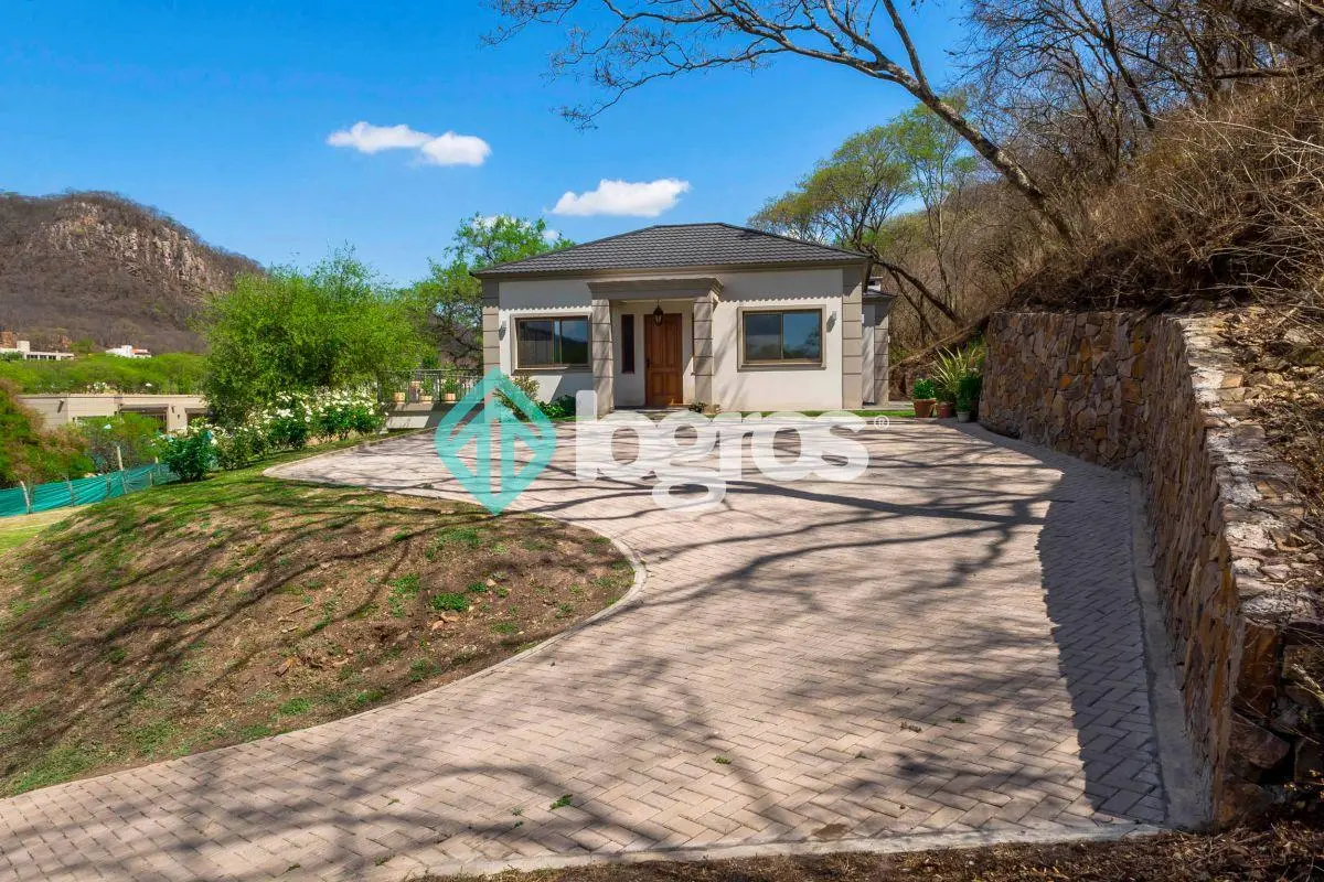 HERMOSA CASA EN VENTA – VALLE ESCONDIDO – SALTA 4