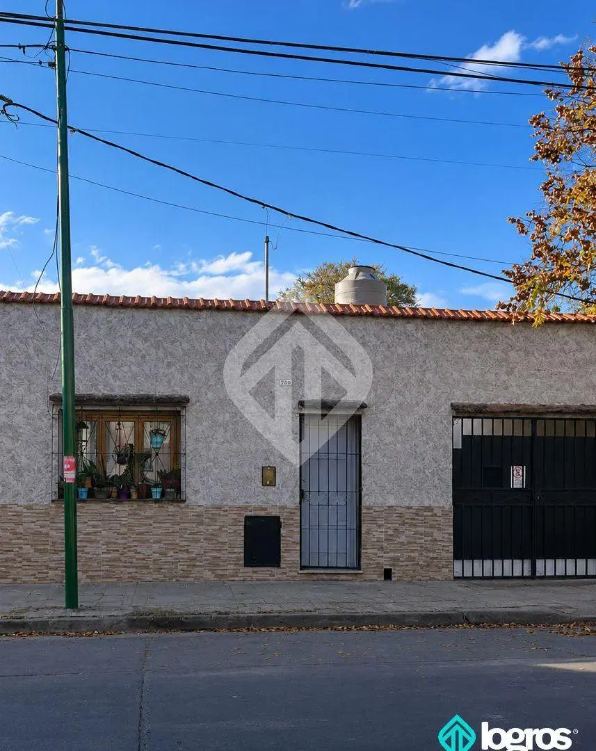 Casa en venta dividida en dos departamentos independientes 2