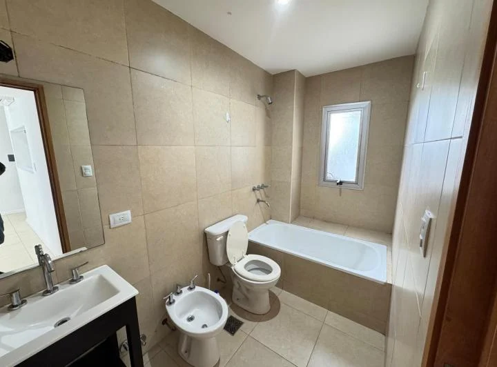 ALQUILER UN DORMITORIO 45 Y 17 5