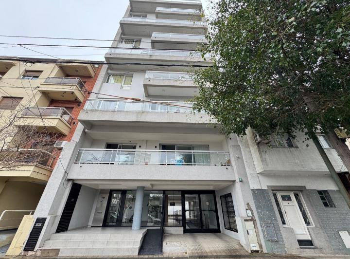 ALQUILER UN DORMITORIO 45 Y 17 1