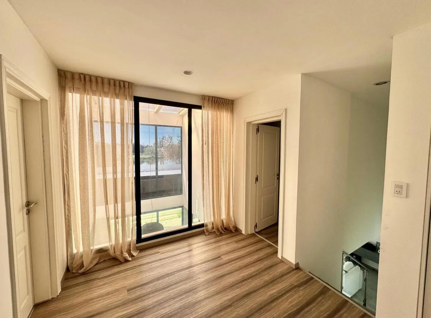 Venta Casa de Categoría en Berisso 3