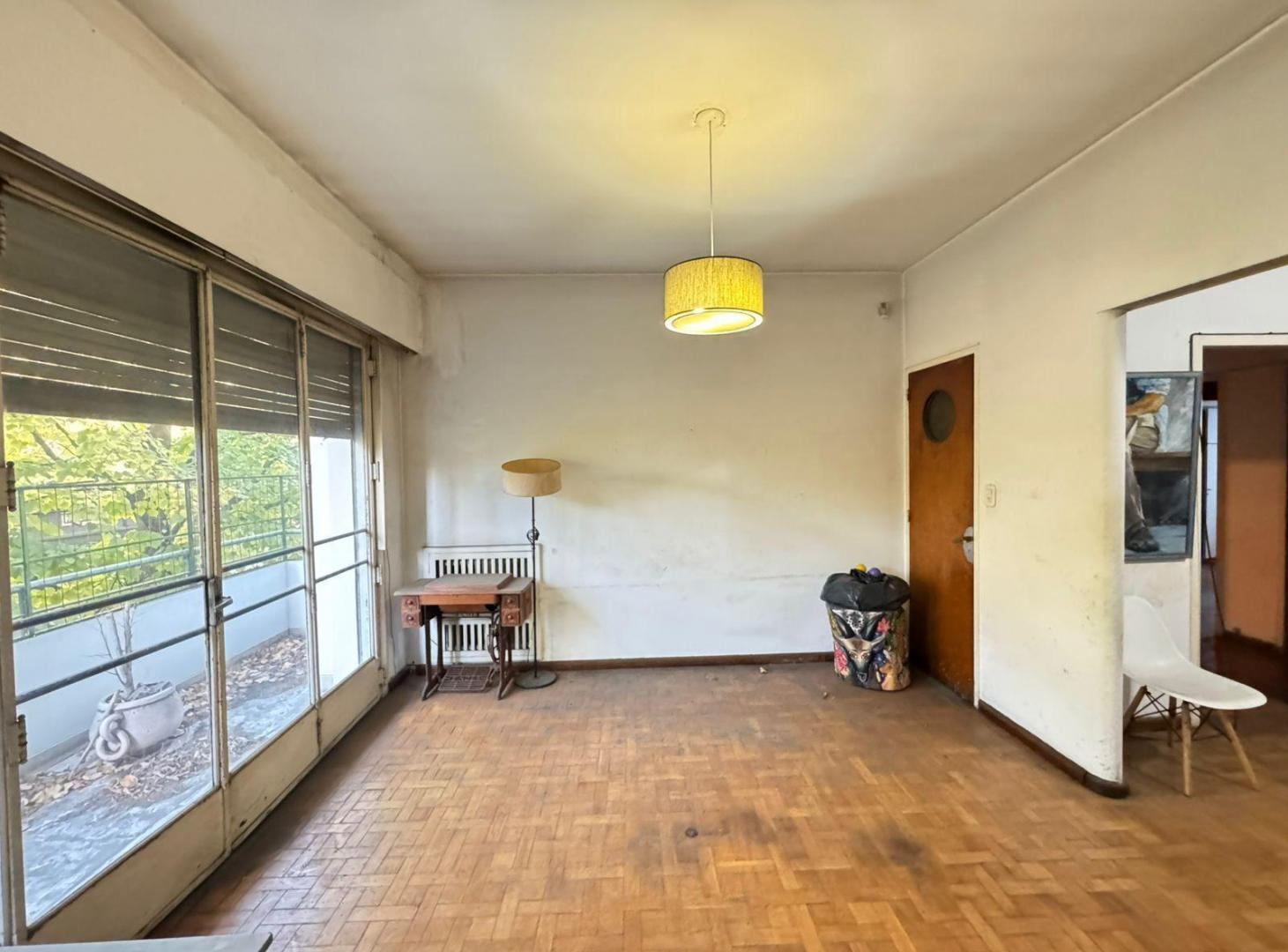 Foto de Departamento De Categoria A Refaccionar En Venta - La Plata, imagen 2