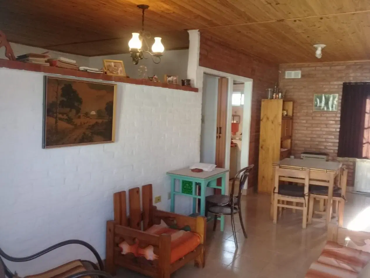 En venta oportunidad en zona sur Casa 1 dormitorio con cochera ideal inversion 2