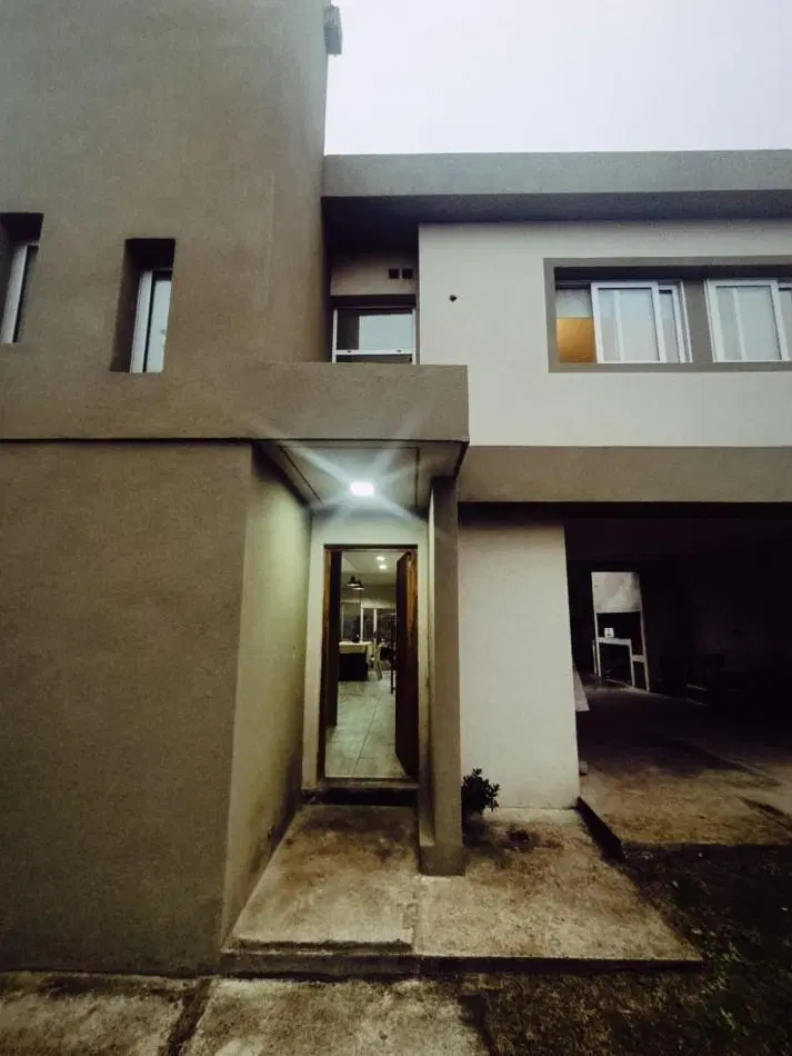 En venta hermosa propiedad en prestigioso barrio Lomas del Golf 2