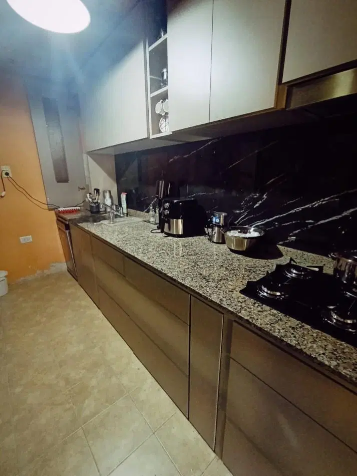 En venta exclusiva y exquisita casa de 3 dormitorios con pileta zona Brown y Grella 5
