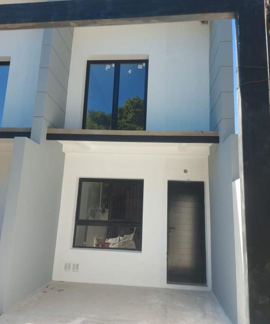 En venta duplex a estrenar aptos credito Zona Paracao.