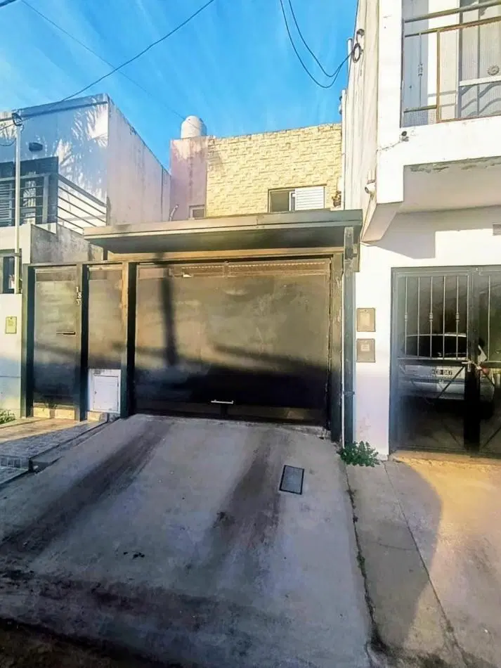 En venta hermoso duplex familiar con patio y pileta Oro Verde 1