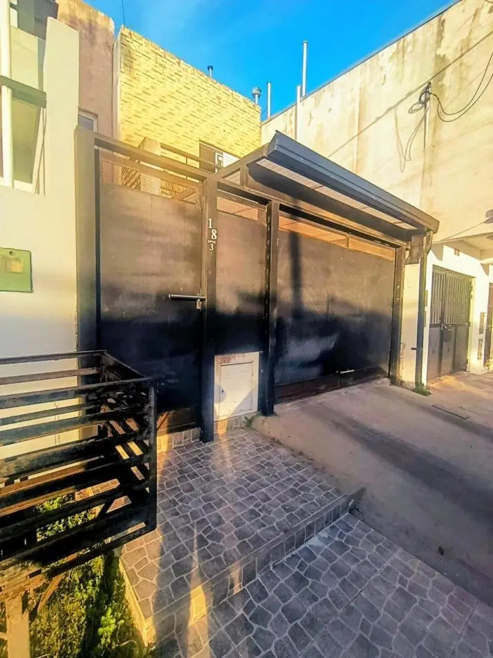En venta hermoso duplex familiar con patio y pileta Oro Verde 2