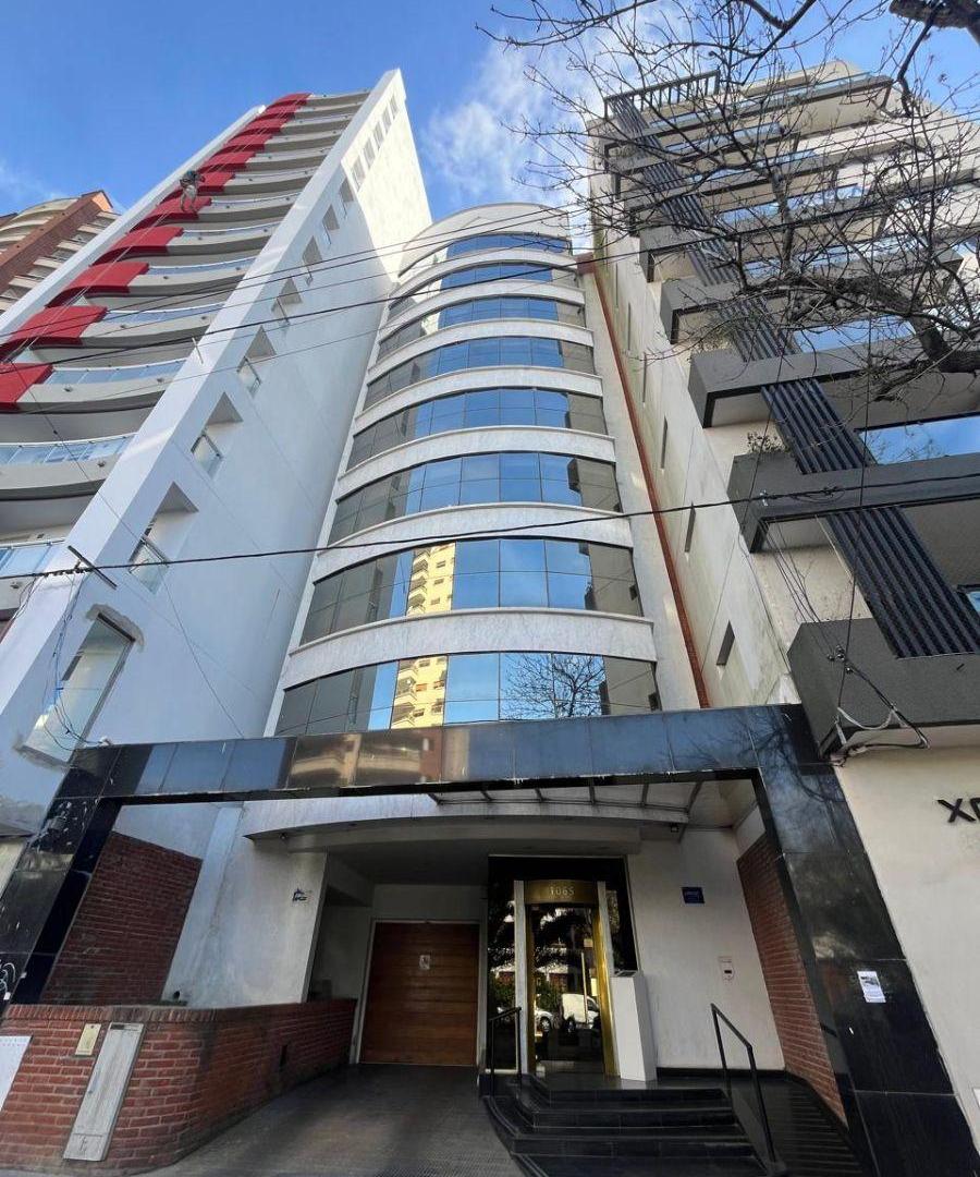 PISO EN VENTA 3 DORMITORIOS CON COCHERA EN AVENIDA 44
