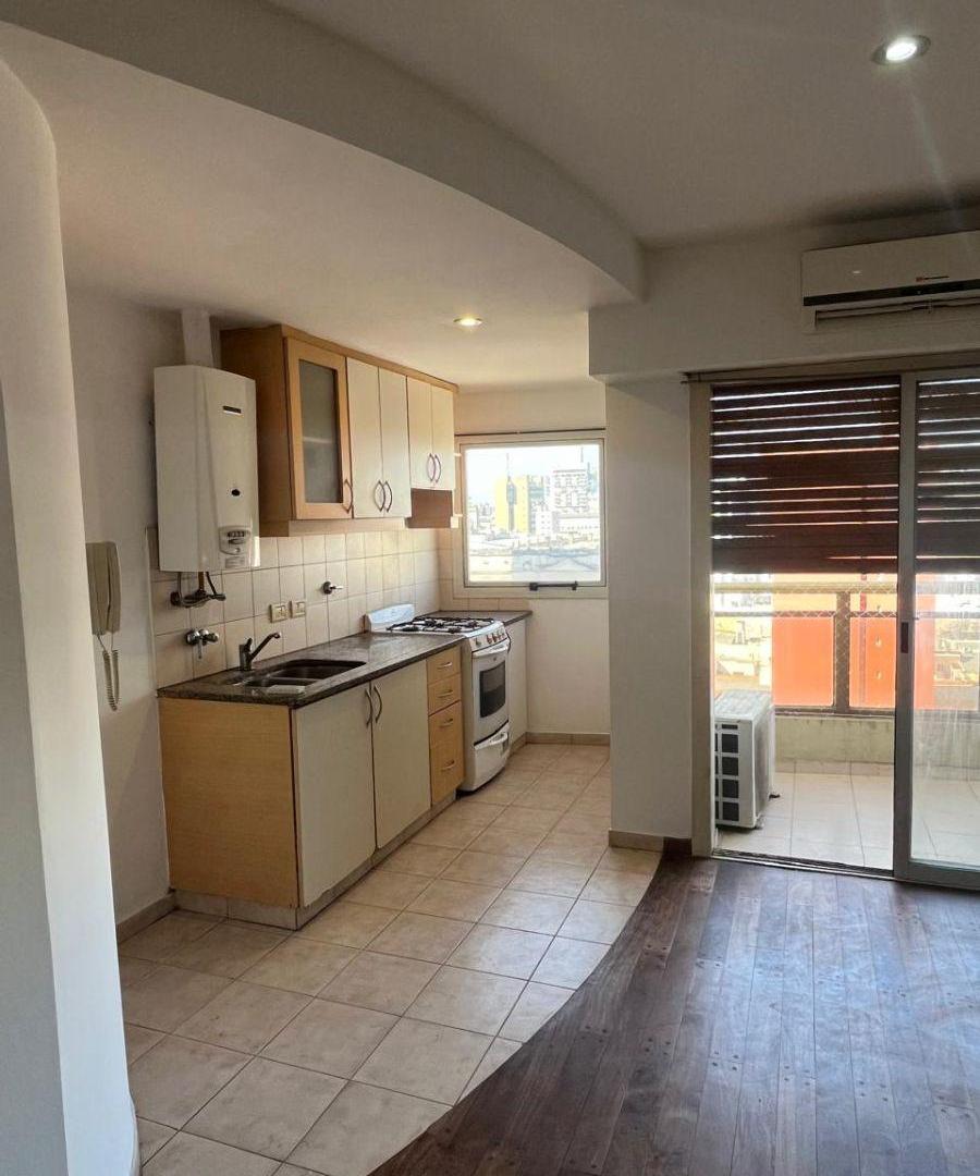 Foto de DEPARTAMENTO FRENTE SOBRE AVENIDA 44 Y 8 LA PlATA, imagen 1