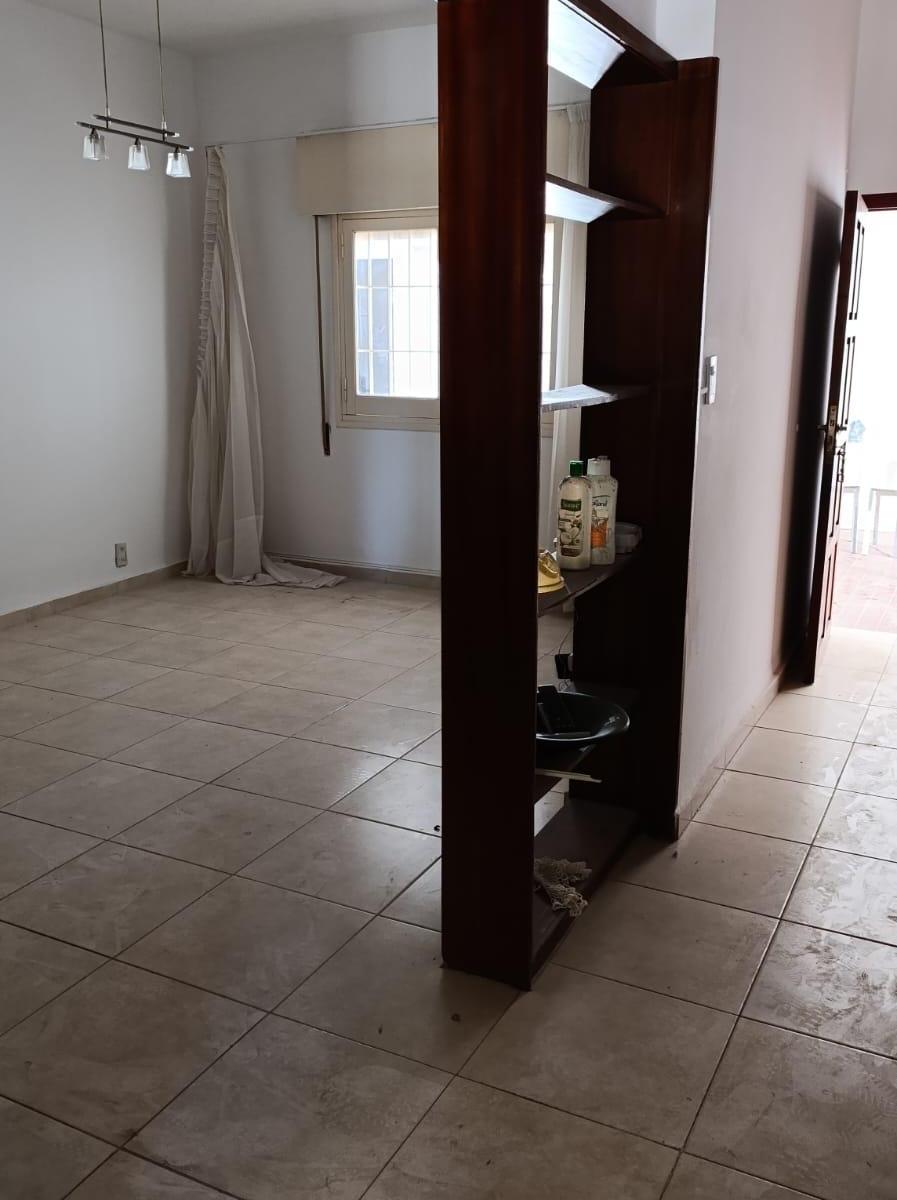 Excelente Propiedad (Casa + Departamento) Barrio Las Flores 4