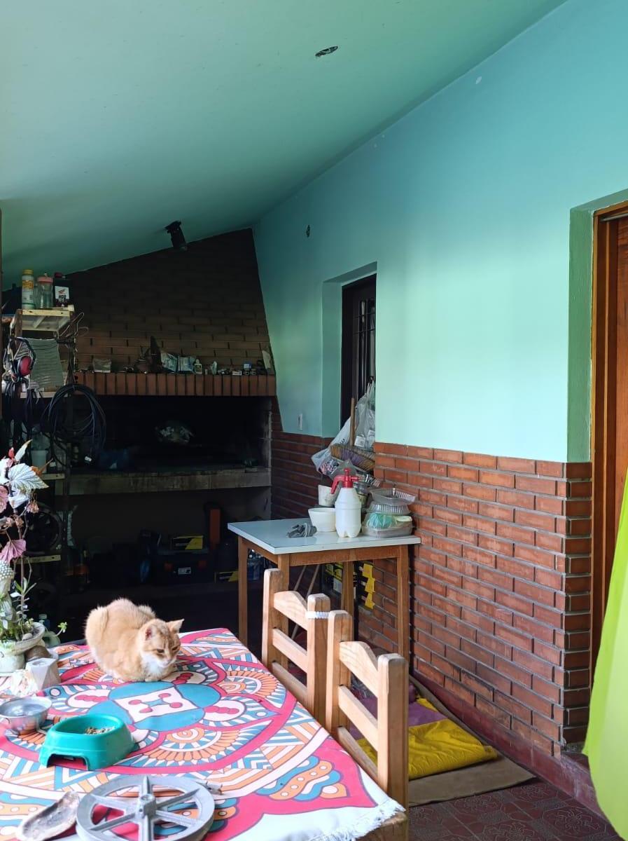 Importante Propiedad (Casa + Salón Comercial) Barrio Acuña 1