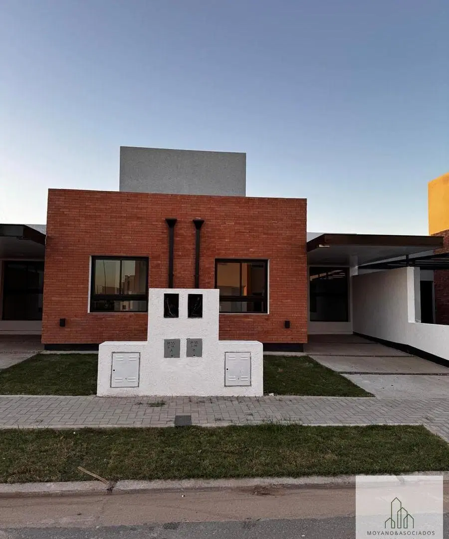 Duplex en Brisas de Manantiales 4