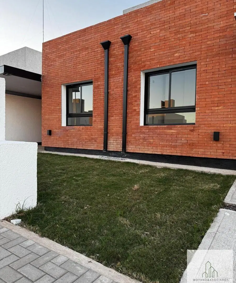 Duplex en Brisas de Manantiales 3