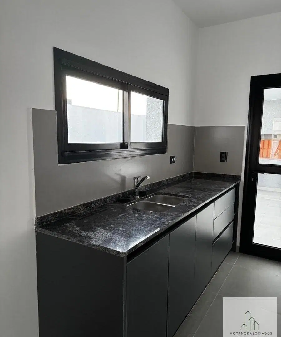 Duplex en Brisas de Manantiales 2