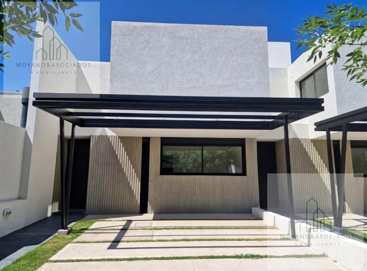 Duplex Premium en Greenville 2 4