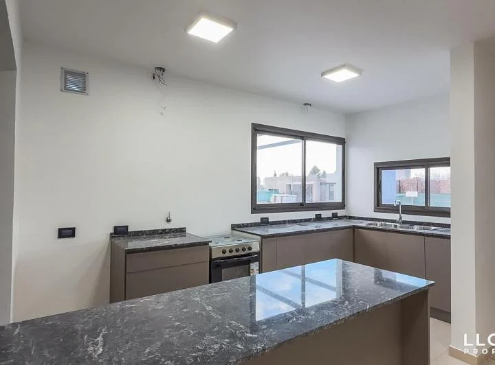 Excelente casa a estrenar en Barrio Privado - 2 dormitorios 1