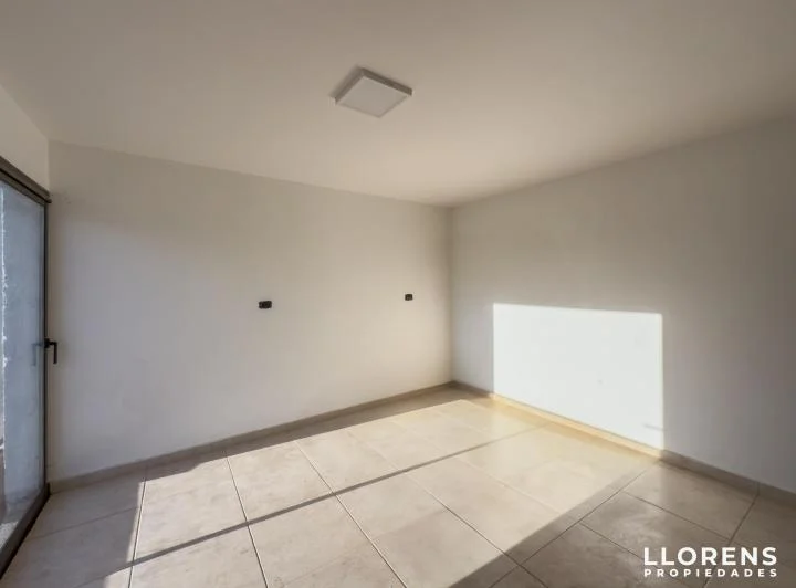 Excelente casa a estrenar en Barrio Privado - 2 dormitorios 4