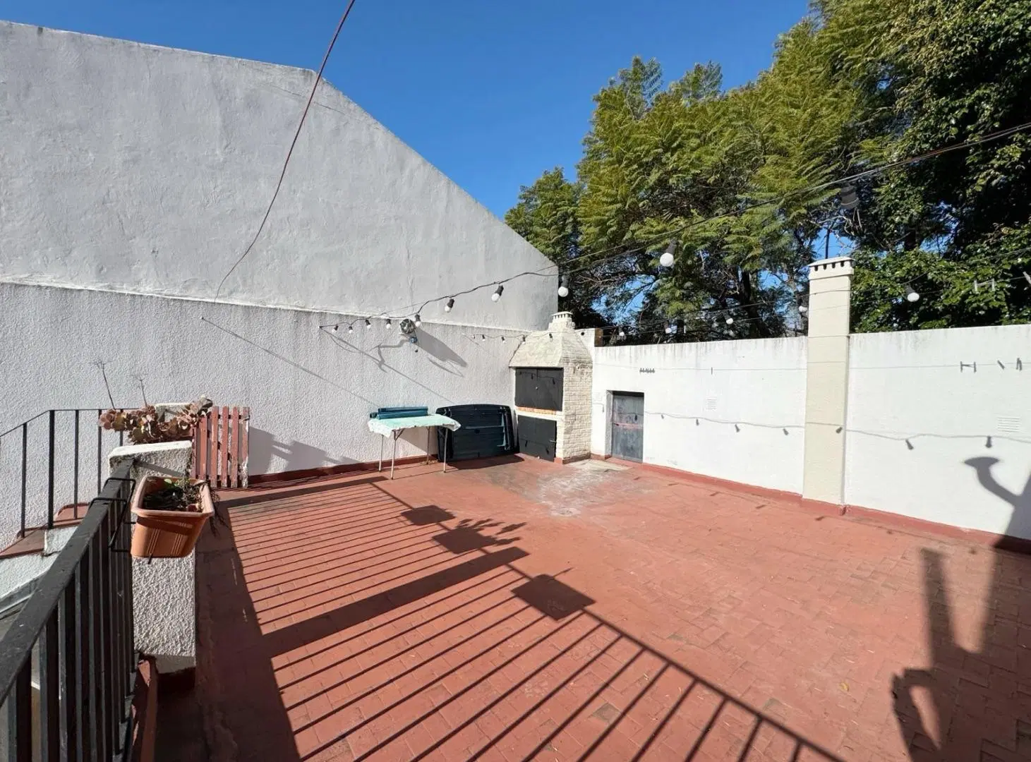 Casa 5 ambientes con Patio, terraza con Parrilla y Cochera APTO CRÉDITO 3