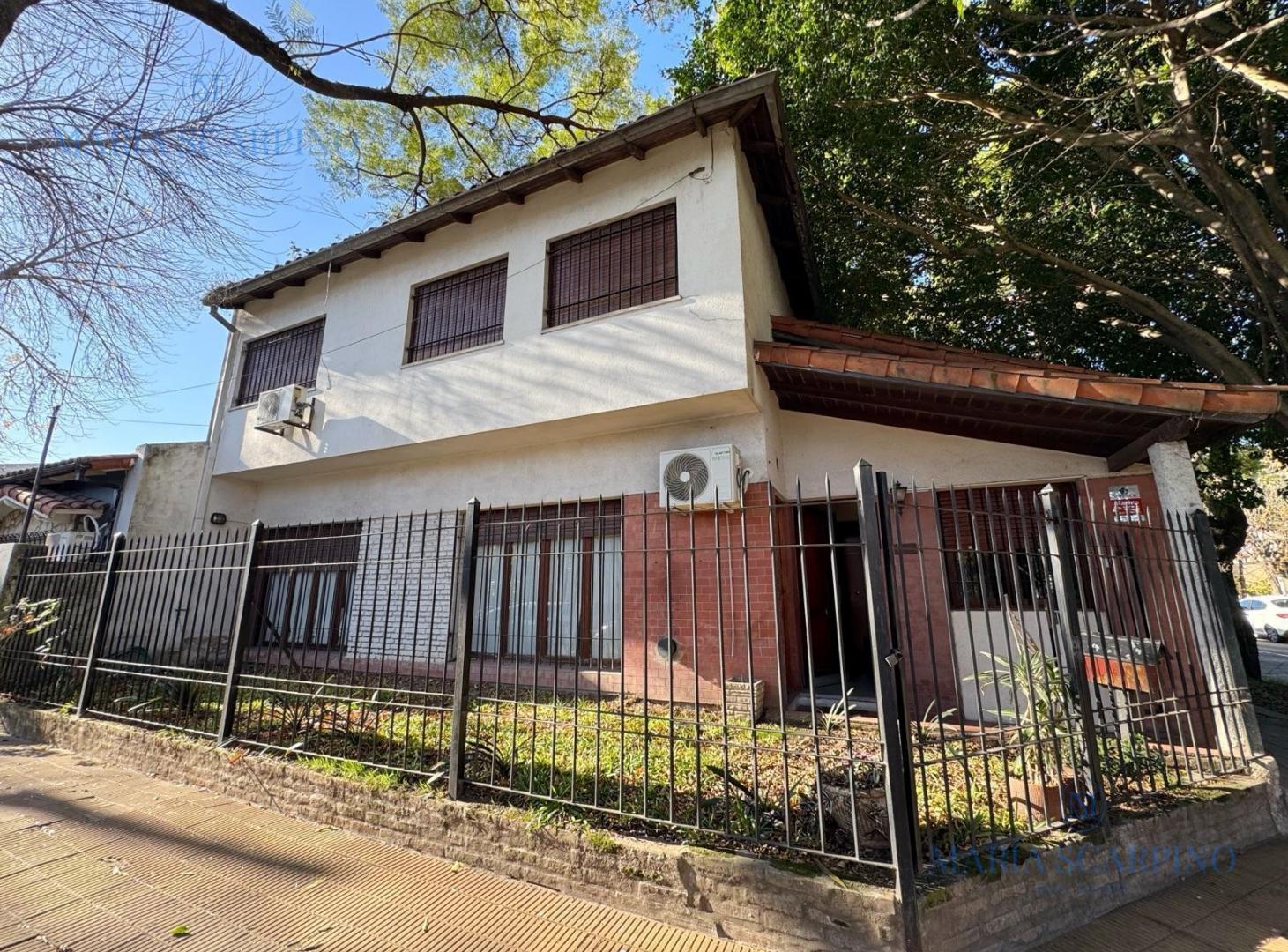 Foto de Casa 5 Ambientes con Patio, Terraza con Parrilla y Cochera en Beccar, imagen 1