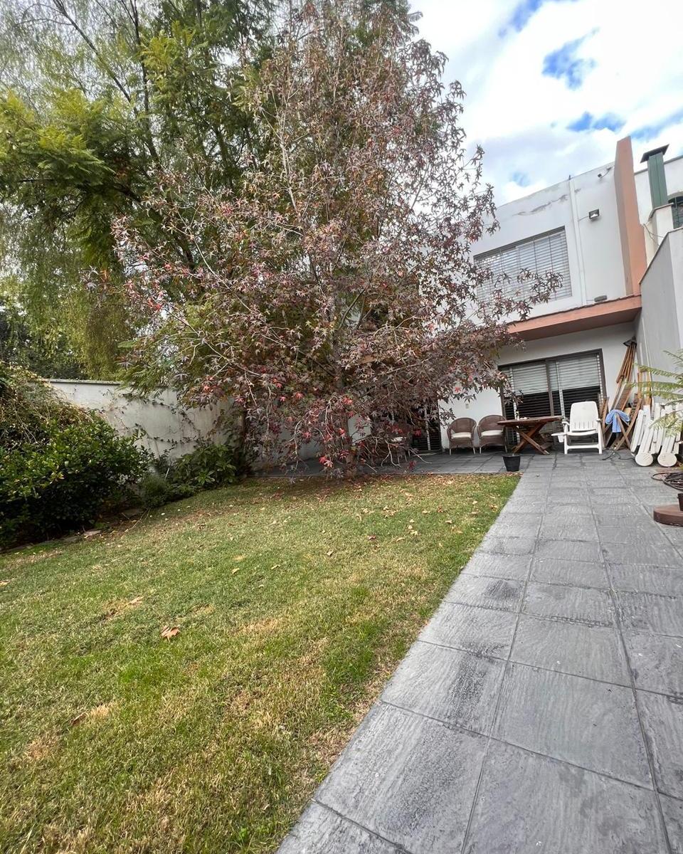 Venta Moderna Casa 5ta Seccion 3