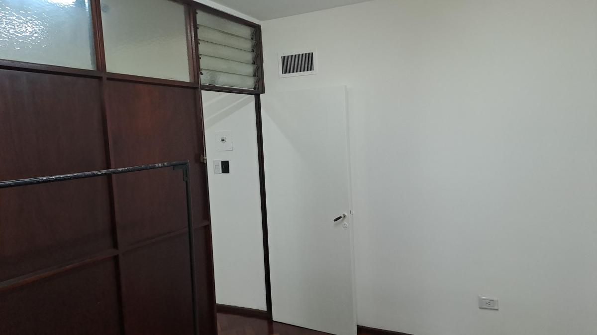 Foto de OFICINA FRONTAL MICROCENTRO CALLE ESPAÑA EN VENTA, imagen 4