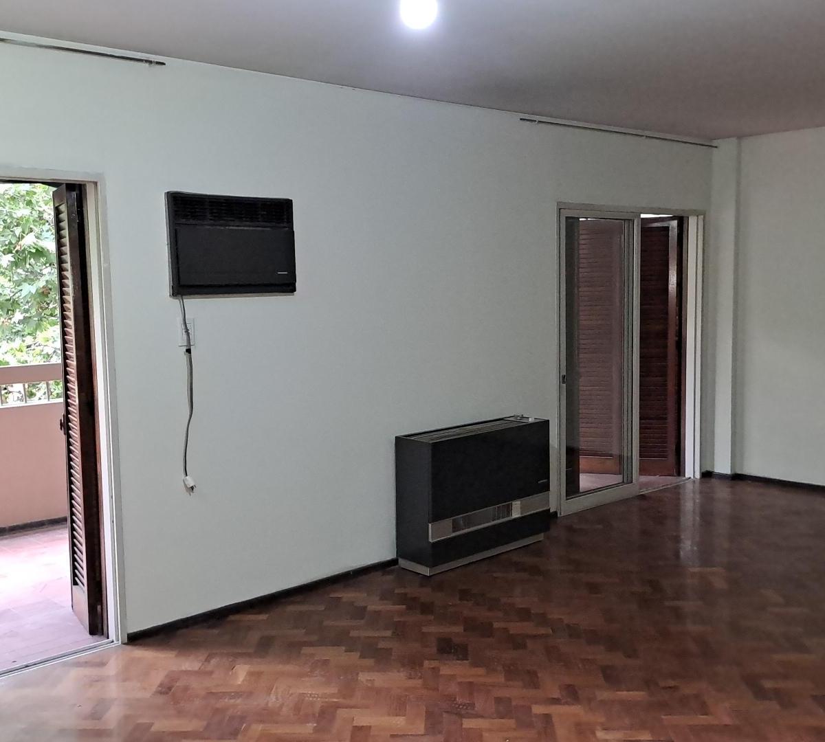 Venta Semipiso Microcentro Calle España 3