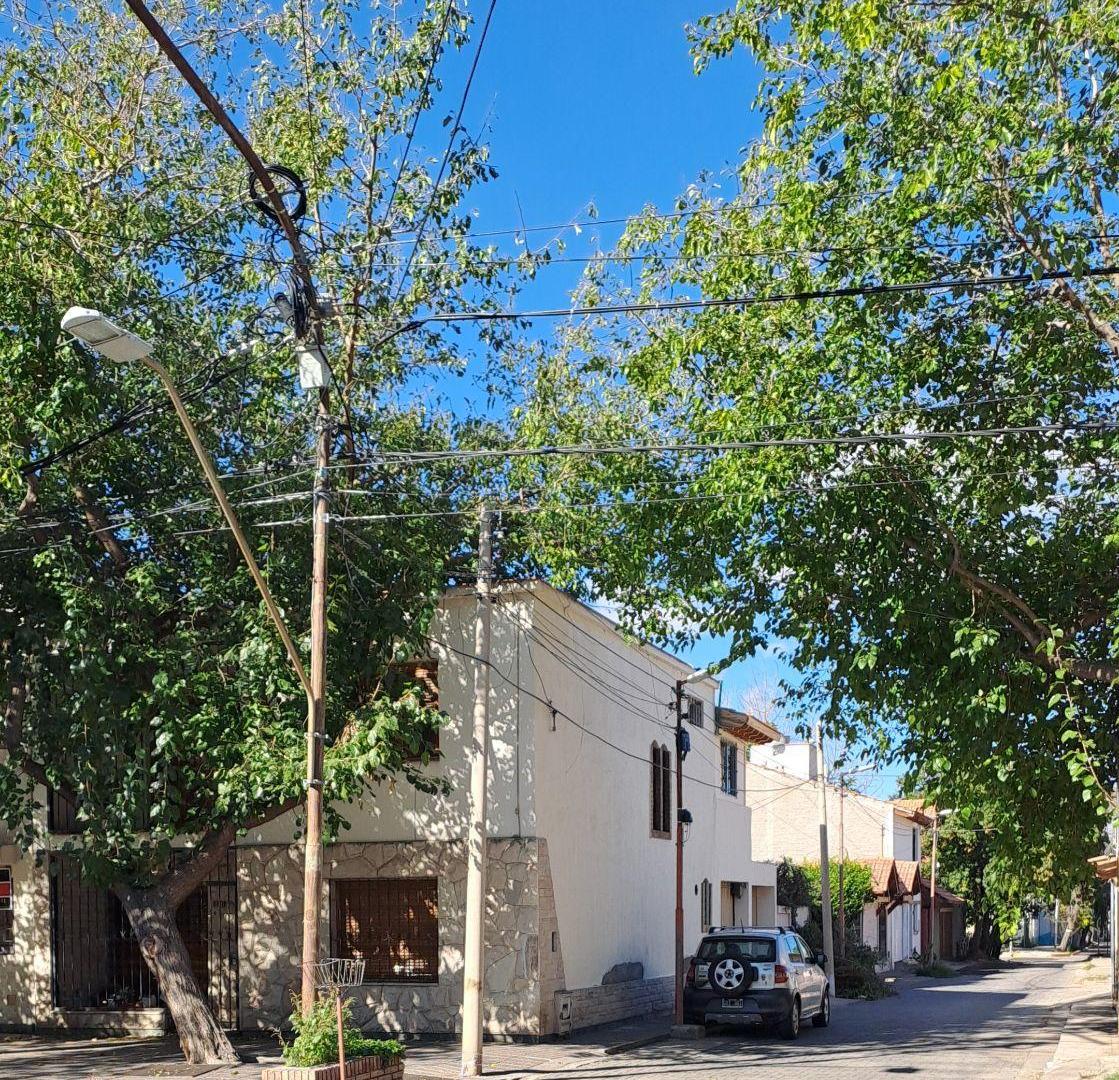 CASA 6TA SECCION EN ALQUILER
