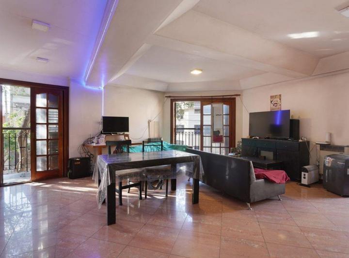 VENTA PARQUE PATRICIOS TRIPLEX CON COCHERA 1