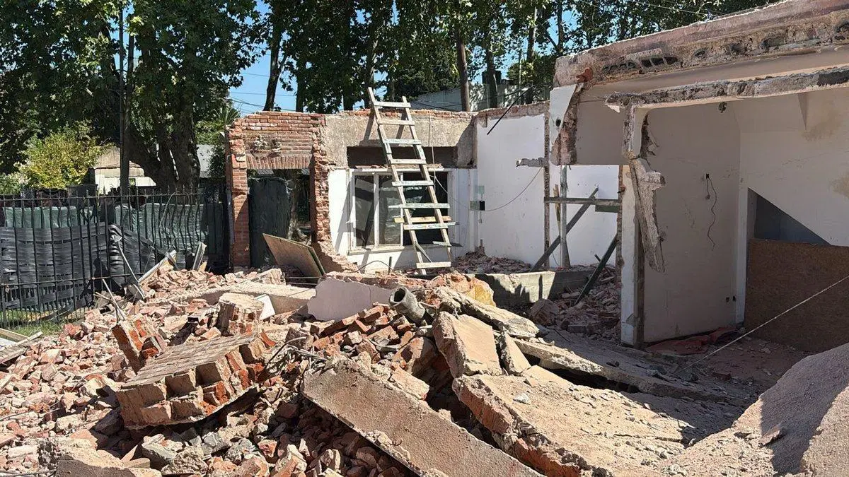 TERRENO LOTE VENTA BANFIELD CON PILETA 2