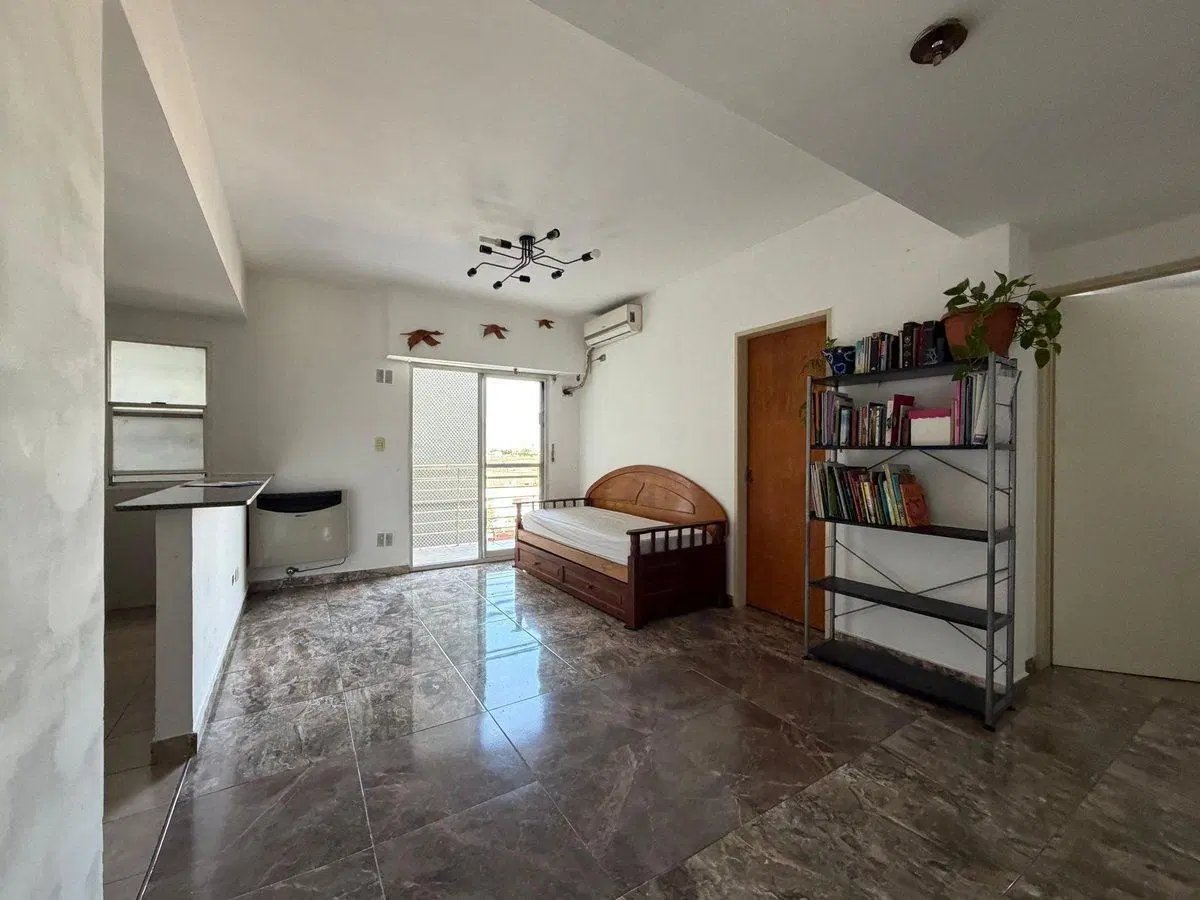Departamento 2 ambientes venta en Pompeya c balcón 3