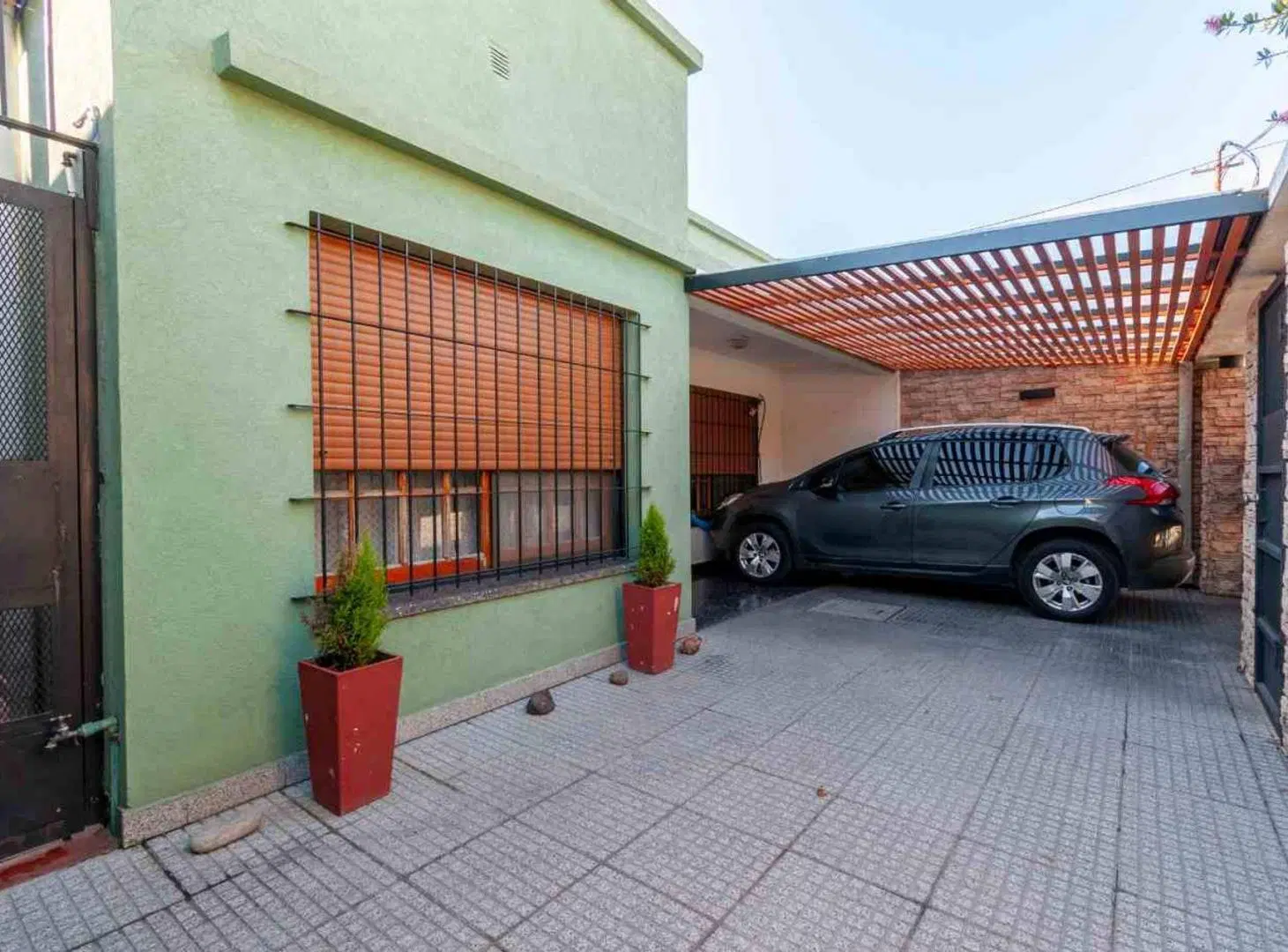 CASA 3 AMBIENTES VENTA TEMPERLEY PATIO COCHERA 2