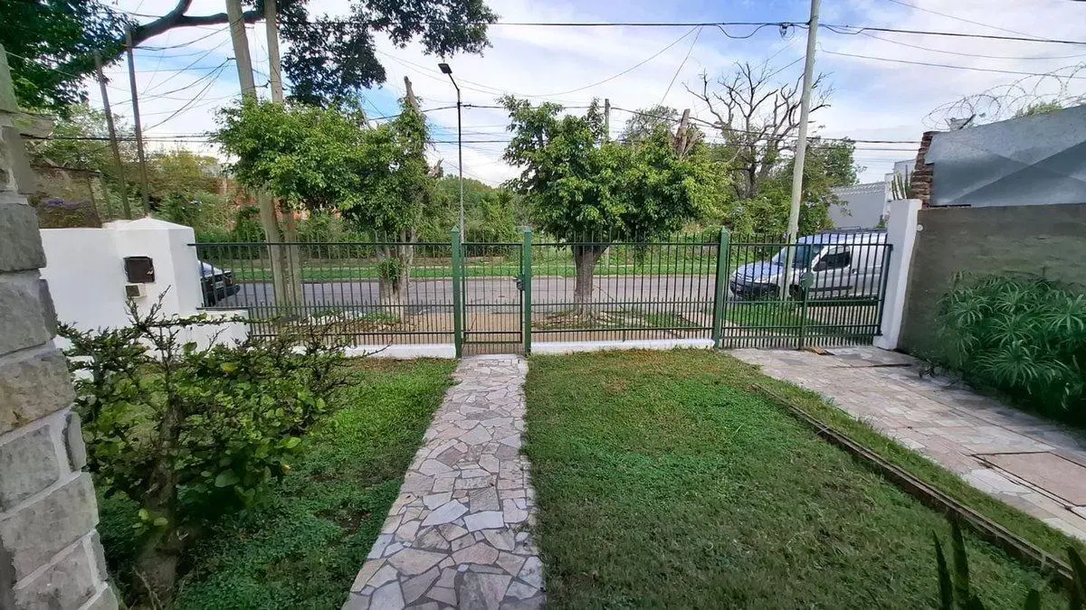 Casa 3 ambientes en venta San Martin con Quincho 4