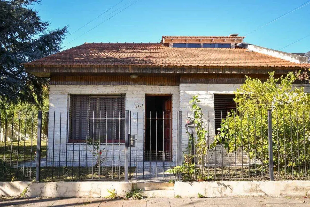 CASA 3 AMBIENTES VENTA EN TEMPERLEY 4