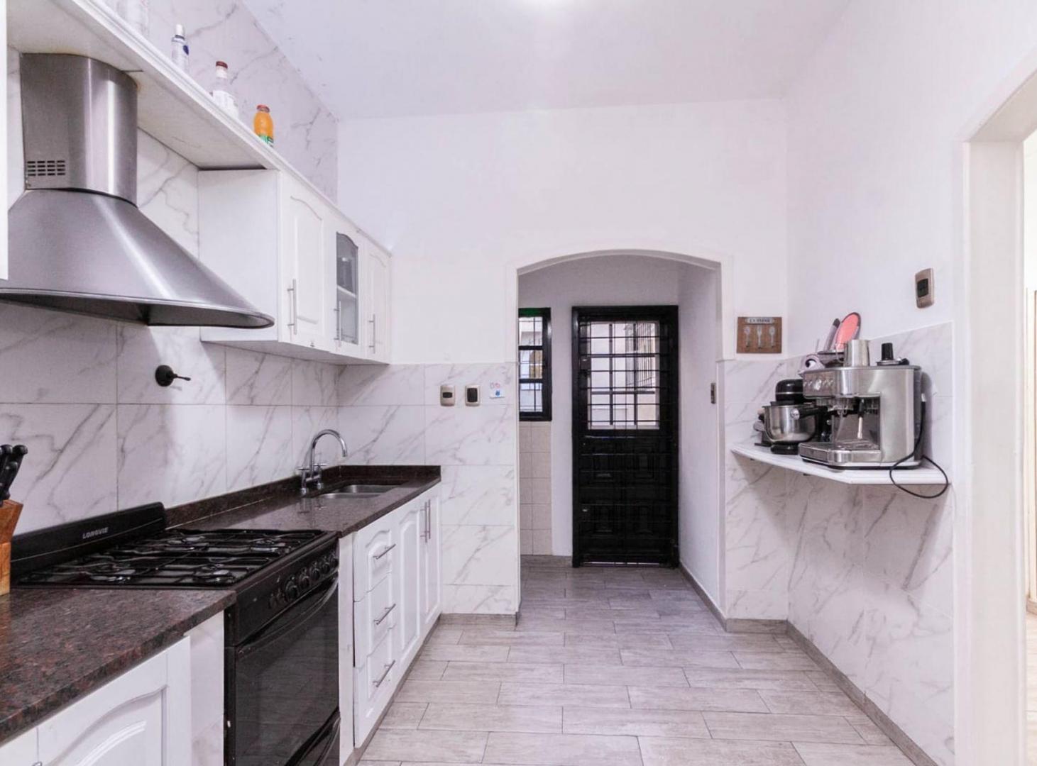 CASA 4 AMB VENTA EN AVELLANEDA C/COCHERA Y QUINCH