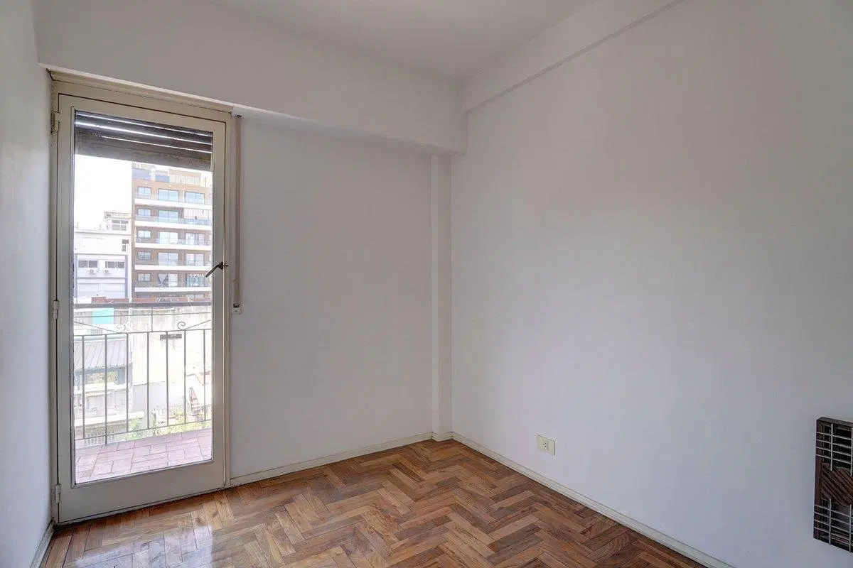 Departamento 4 ambientes en venta en P Patricios 2