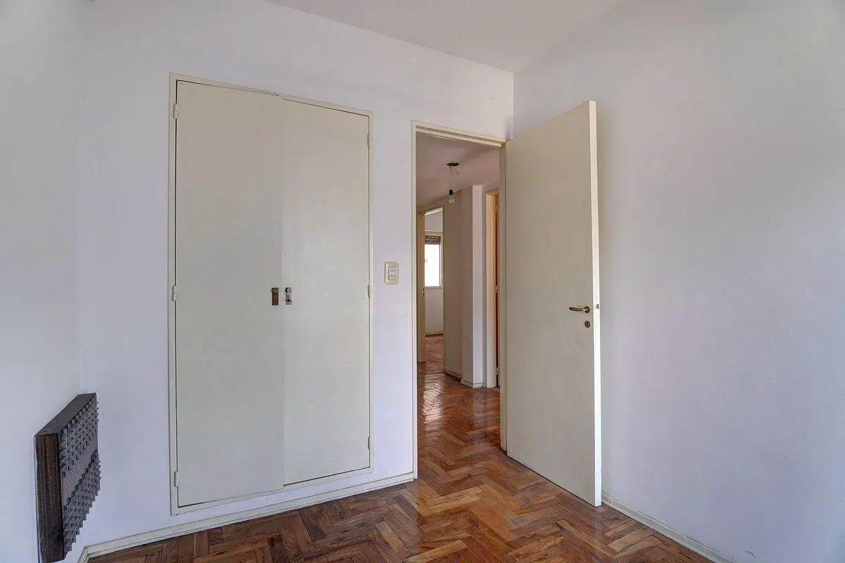Departamento 4 ambientes en venta en P Patricios 3