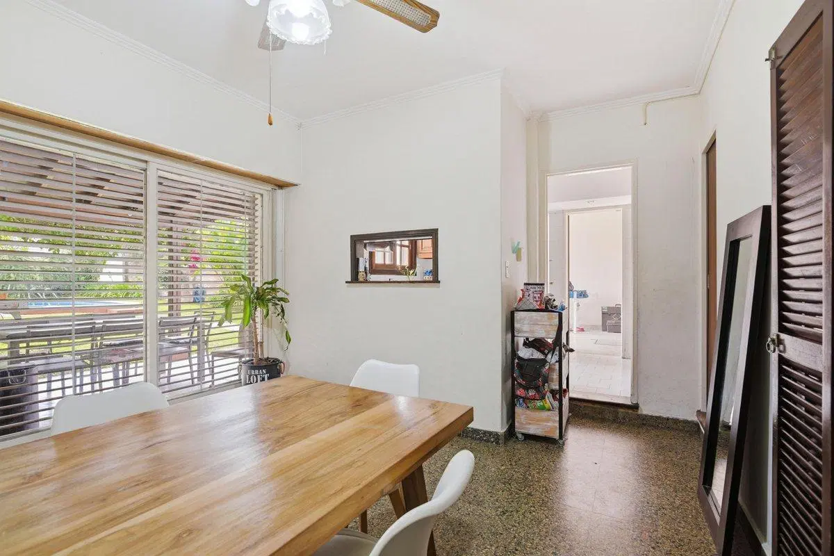 CASA 6 AMBIENTES VENTA LOMAS DE ZAMORA PILETA 2