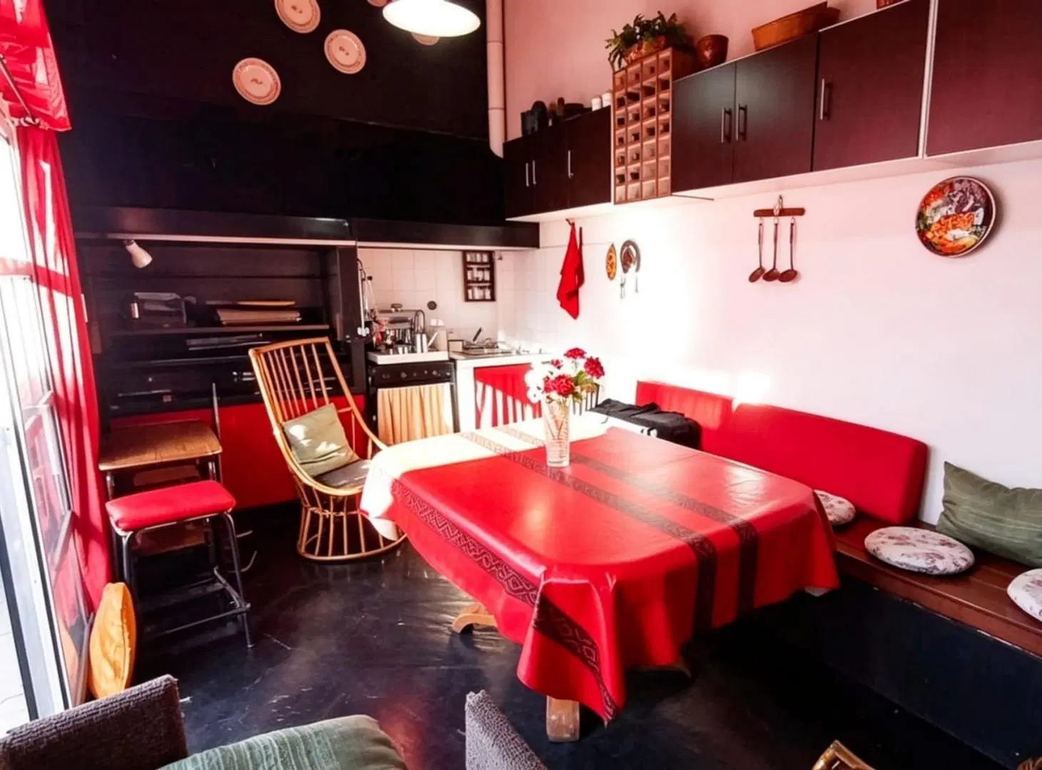 Casa 4 ambientes + local y coch. venta en Pompeya 2
